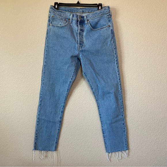 Levi's 501s Skinny Raw Hem Size 30 - Picture 11 of 11
